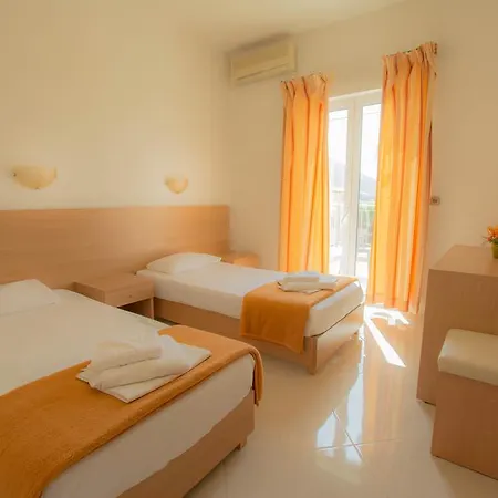 Frixos Aparthotel Malia (Crete)